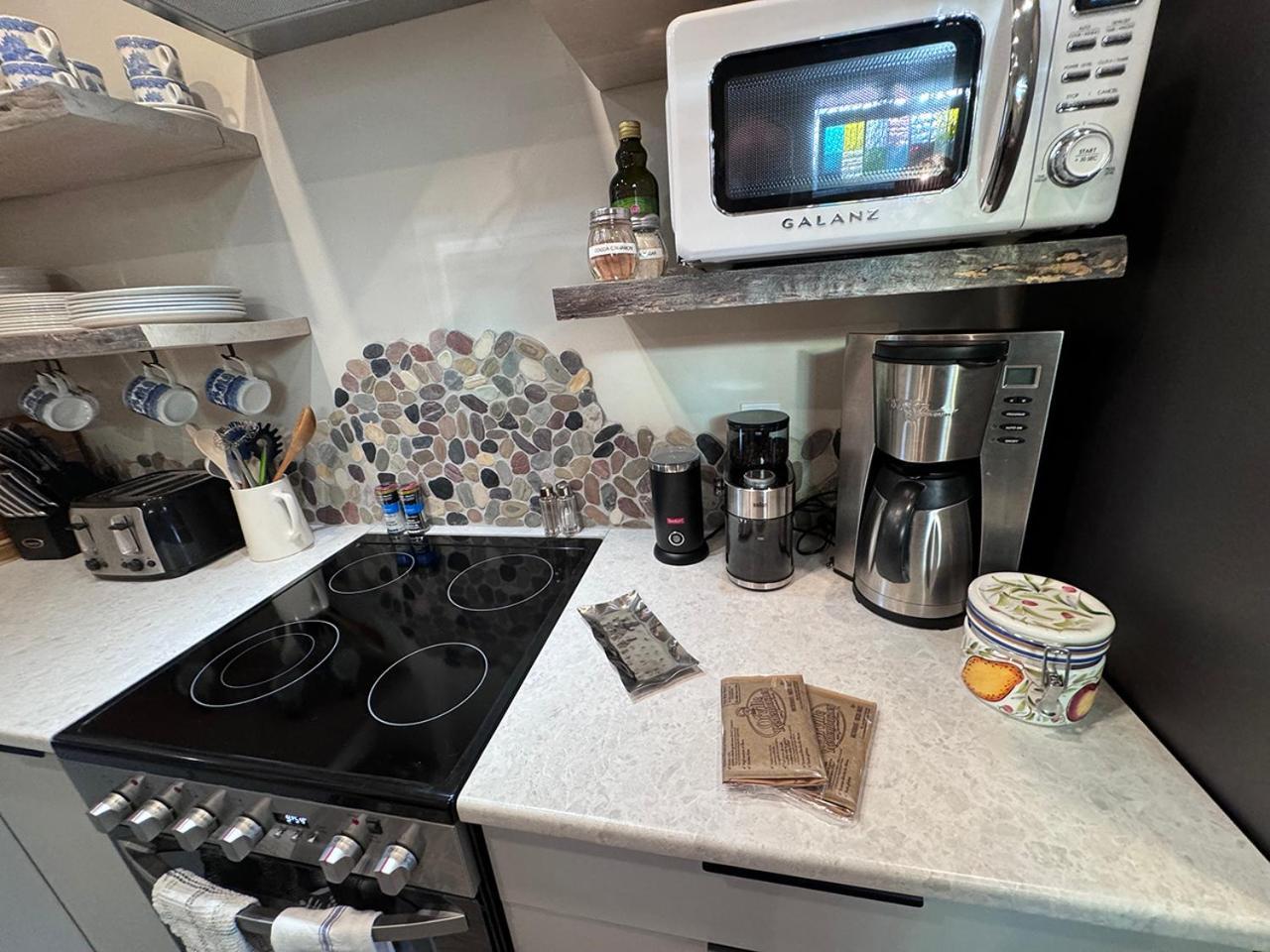 Cowichan Valley Guest Cottage レディスミス エクステリア 写真