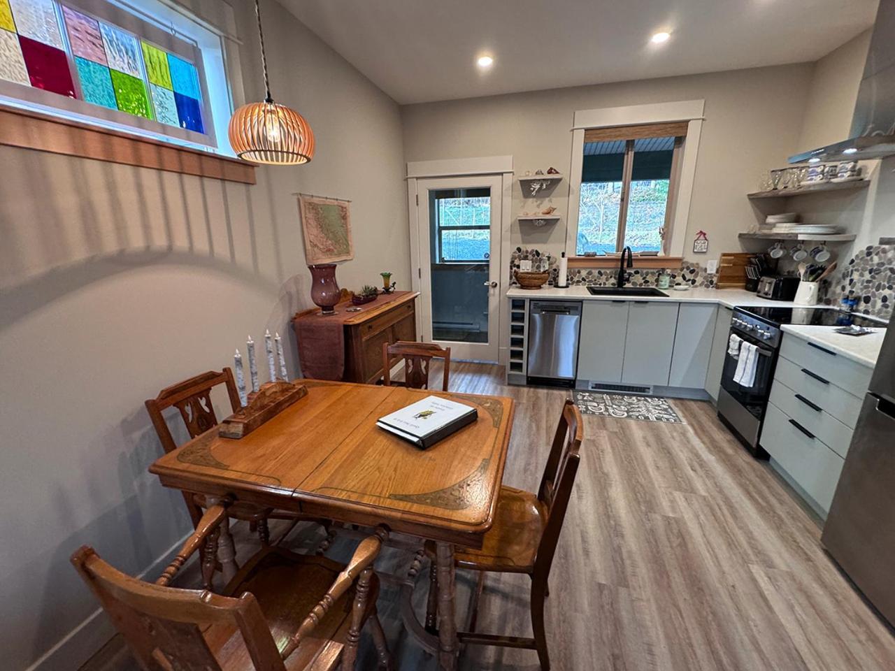 Cowichan Valley Guest Cottage レディスミス エクステリア 写真